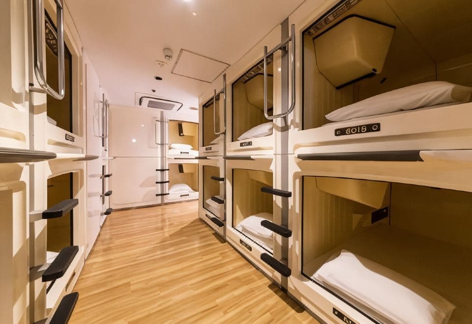 Shinjuku Kuyakusho-Mae Capsule Hotel