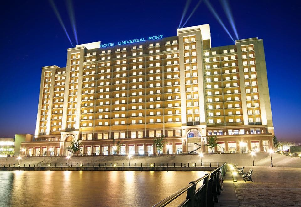 HOTEL UNIVERSAL PORT